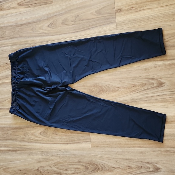 ZYIA Athletic Pants, Black, Size Large, Light Weight, Pockets - Picture 3 of 4
